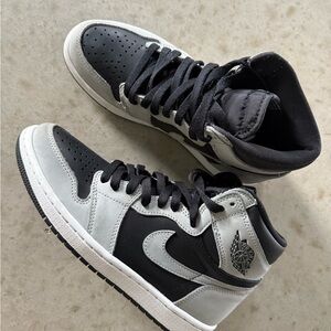 Air Jordan Men's Black and Gray Mid-Top Sneakers